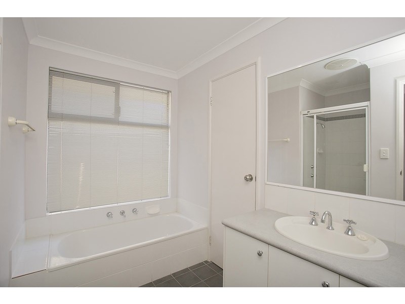 13/10 Siderno Rise, Hocking WA 6065