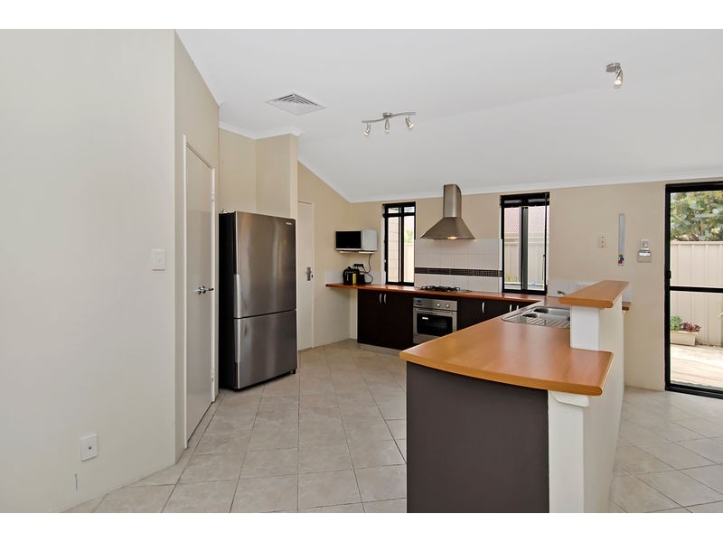 6 San Teodoro Avenue, Sinagra WA 6065