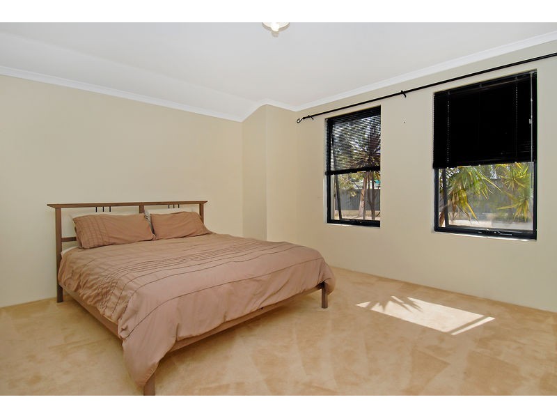 6 San Teodoro Avenue, Sinagra WA 6065