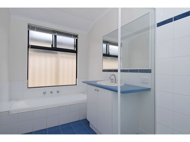 6 San Teodoro Avenue, Sinagra WA 6065