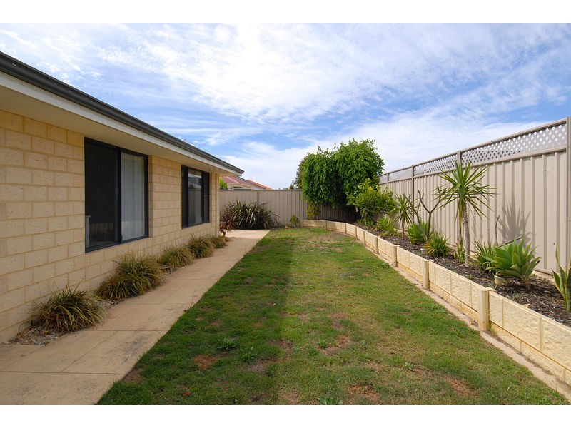 6 San Teodoro Avenue, Sinagra WA 6065