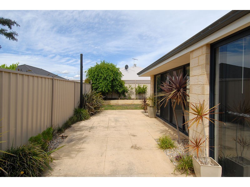 6 San Teodoro Avenue, Sinagra WA 6065