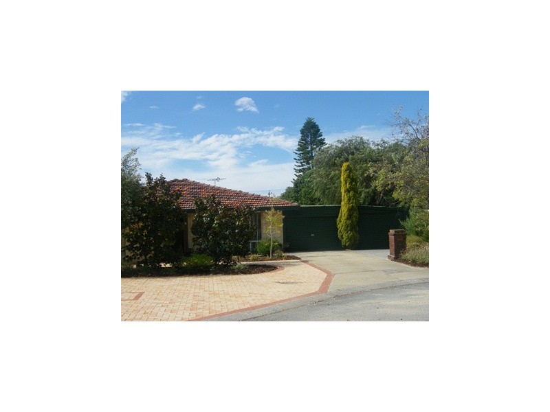 5 Savoir Court, Craigie WA 6025