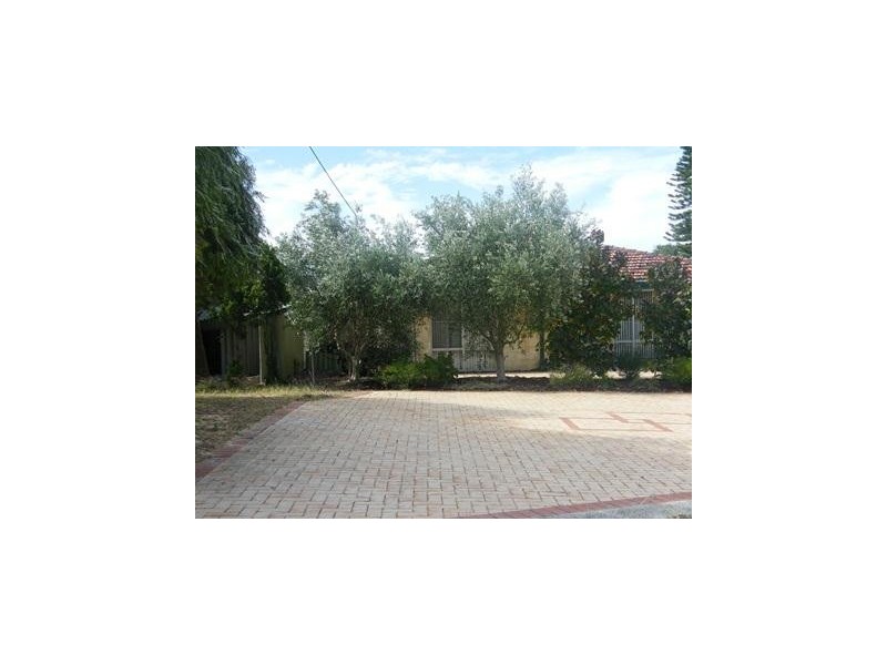 5 Savoir Court, Craigie WA 6025