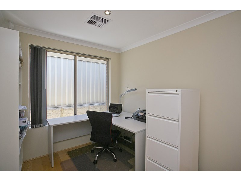 10 Rometta Way, Sinagra WA 6065