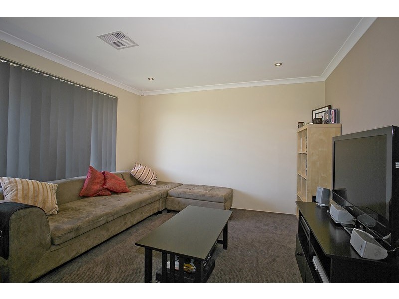 10 Rometta Way, Sinagra WA 6065