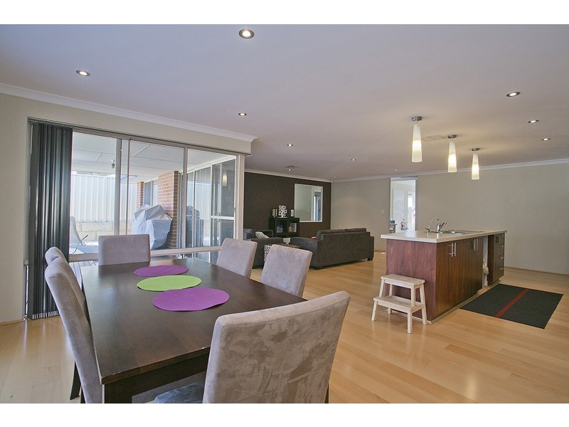 10 Rometta Way, Sinagra WA 6065