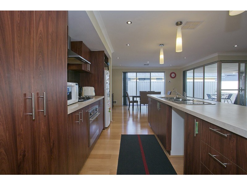 10 Rometta Way, Sinagra WA 6065