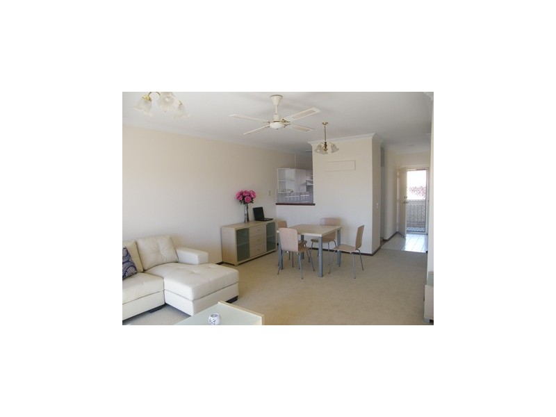 64/10 Timbercrest Rise, Woodvale WA 6026