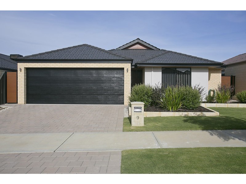 9 Girramay Road, Banksia Grove WA 6031