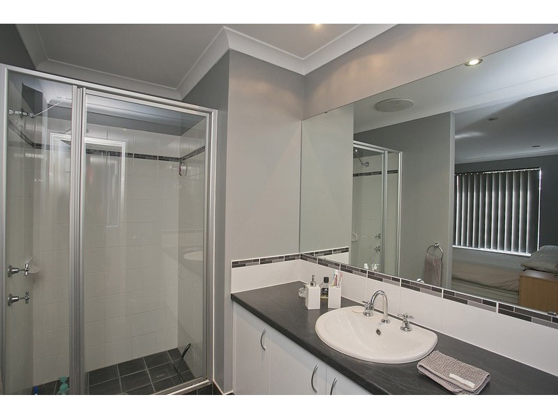 9 Girramay Road, Banksia Grove WA 6031