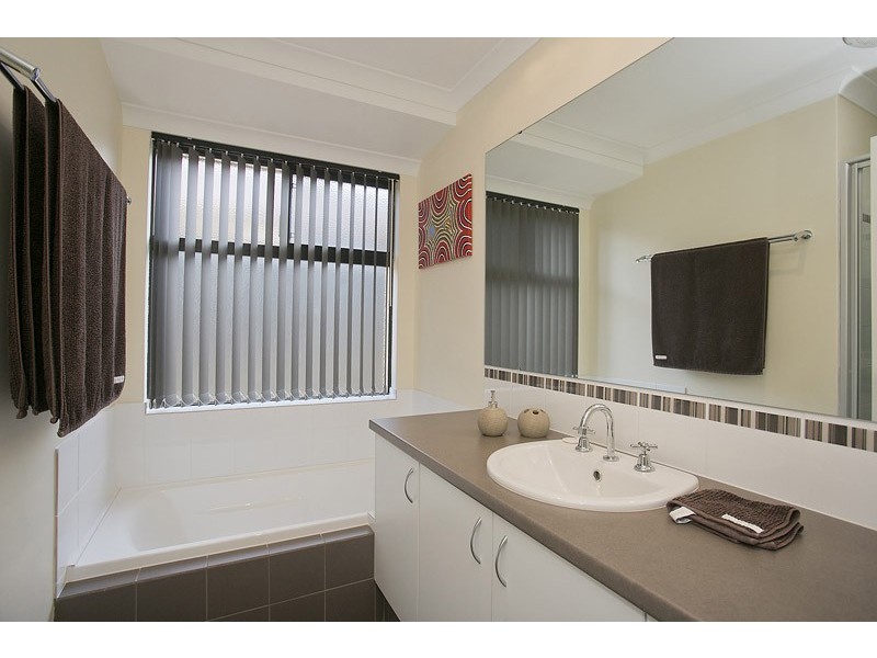 9 Girramay Road, Banksia Grove WA 6031