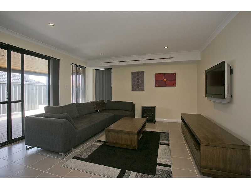 9 Girramay Road, Banksia Grove WA 6031