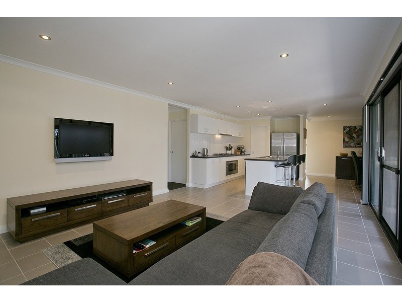 9 Girramay Road, Banksia Grove WA 6031