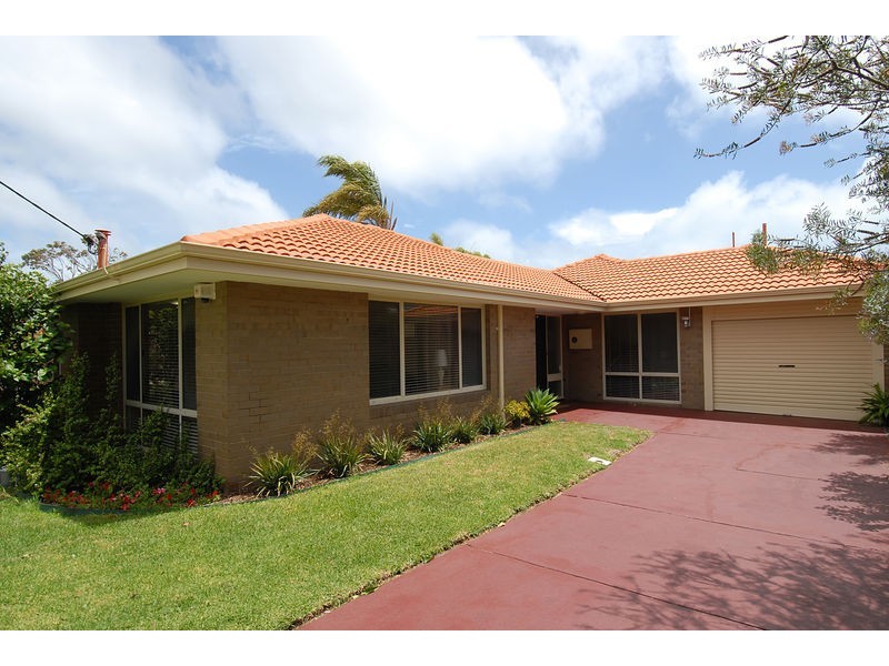 7 Meharry Road, Hillarys WA 6025