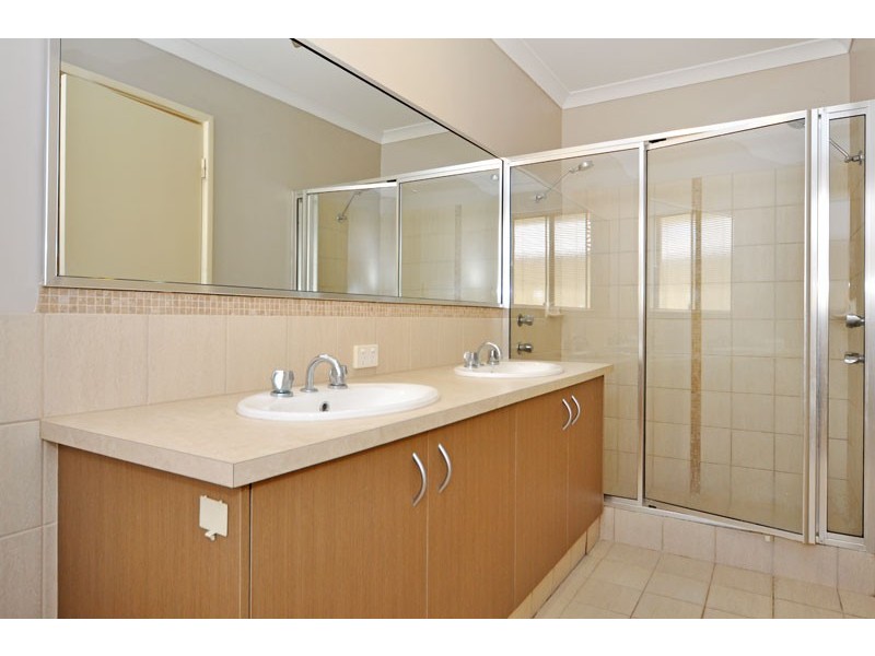 32 Castroreale Boulevard, Sinagra WA 6065