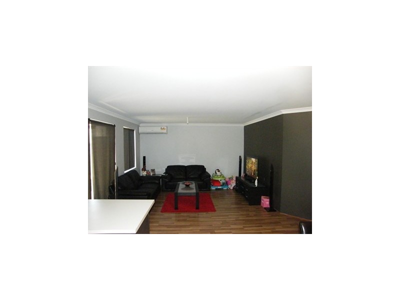 7 Cochrane Loop, Aveley WA 6069