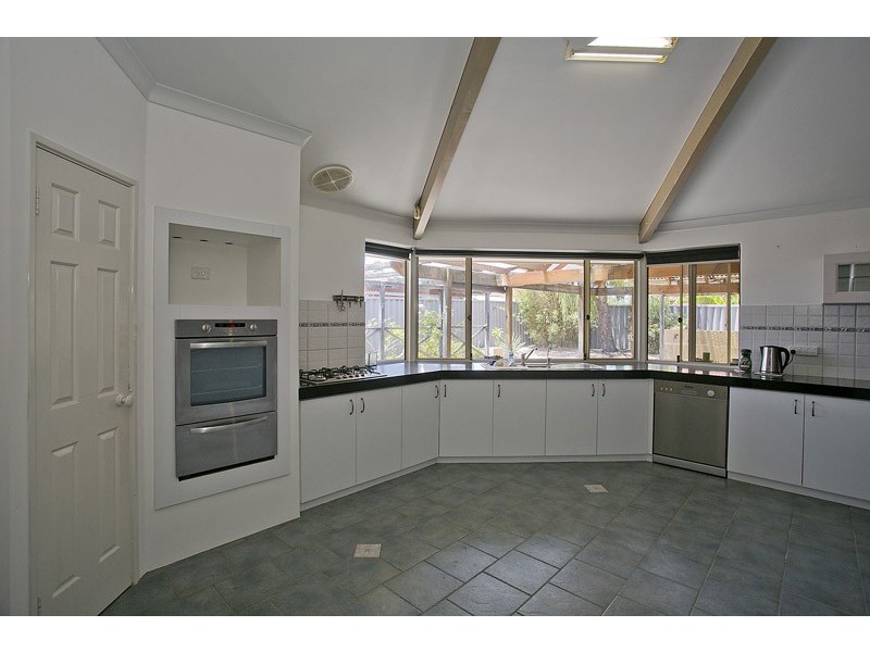 3 Gutha Retreat, Hocking WA 6065