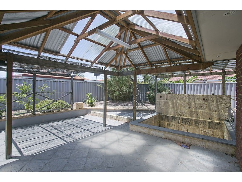 3 Gutha Retreat, Hocking WA 6065