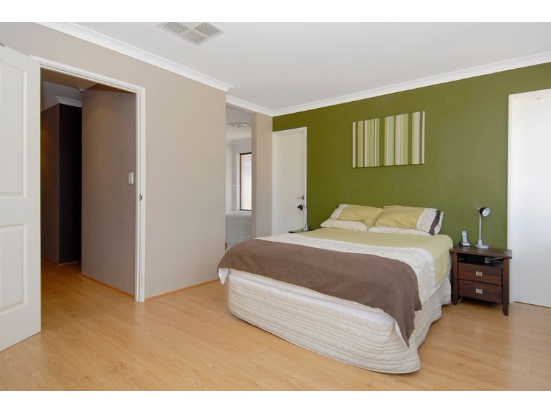 12 San Teodoro Ave, Sinagra WA 6065