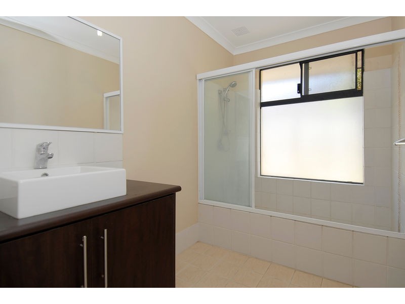 12 San Teodoro Ave, Sinagra WA 6065