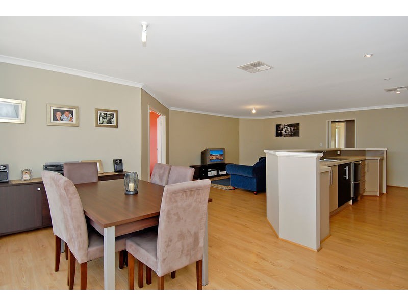 12 San Teodoro Ave, Sinagra WA 6065