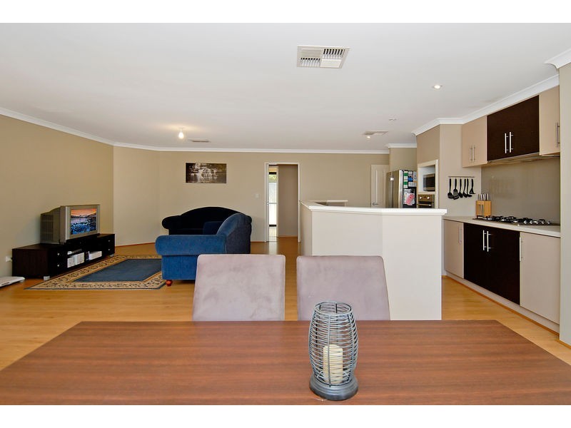 12 San Teodoro Ave, Sinagra WA 6065