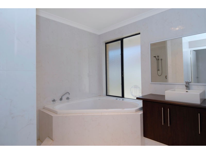 12 San Teodoro Ave, Sinagra WA 6065