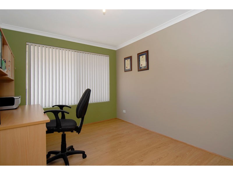 12 San Teodoro Ave, Sinagra WA 6065