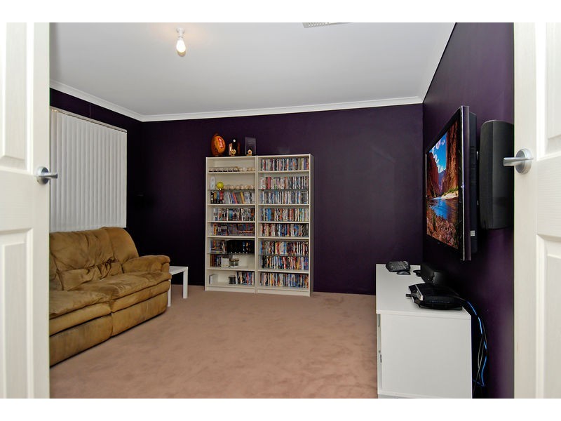 12 San Teodoro Ave, Sinagra WA 6065