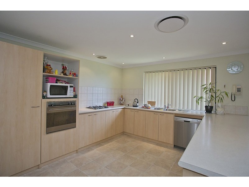 17 Dentata Street, Banksia Grove WA 6031