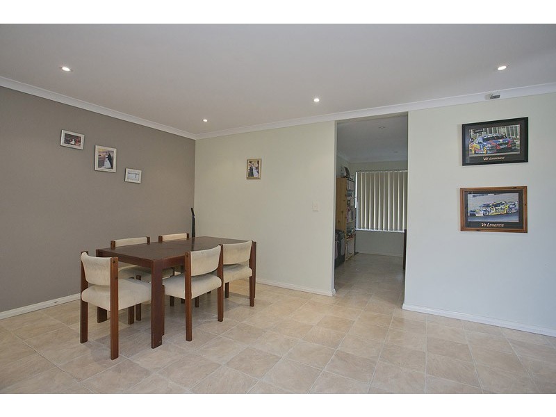 17 Dentata Street, Banksia Grove WA 6031