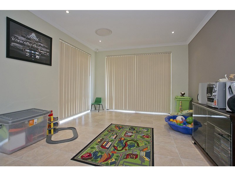 17 Dentata Street, Banksia Grove WA 6031