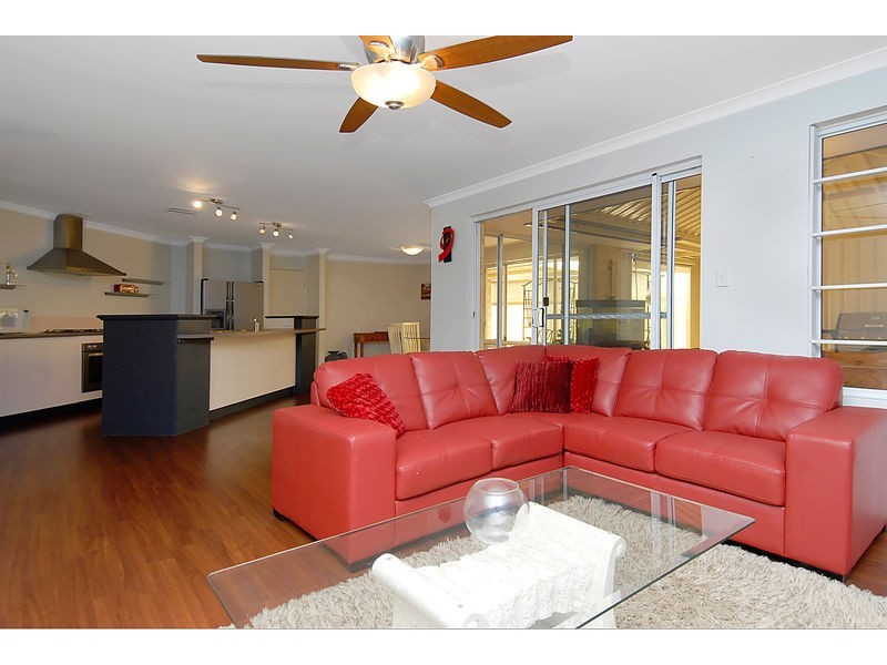 15 Carosa Road, Tapping WA 6065