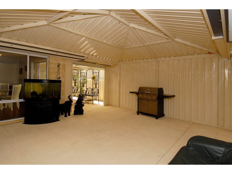 15 Carosa Road, Tapping WA 6065