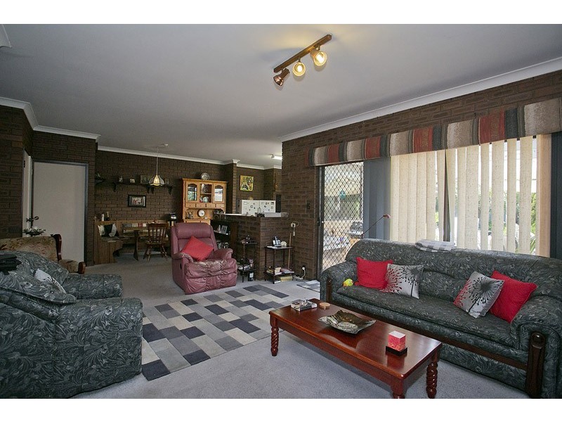 27 Turnatt Way, Wanneroo WA 6065