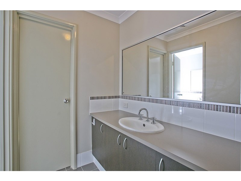 70 Clarkson Avenue, Tapping WA 6065