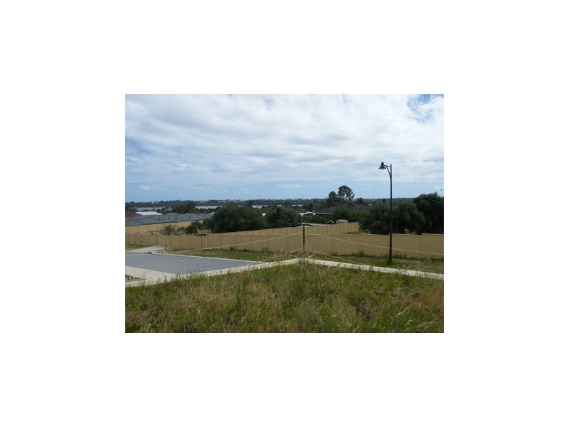 14 Floresta Street, Sinagra WA 6065