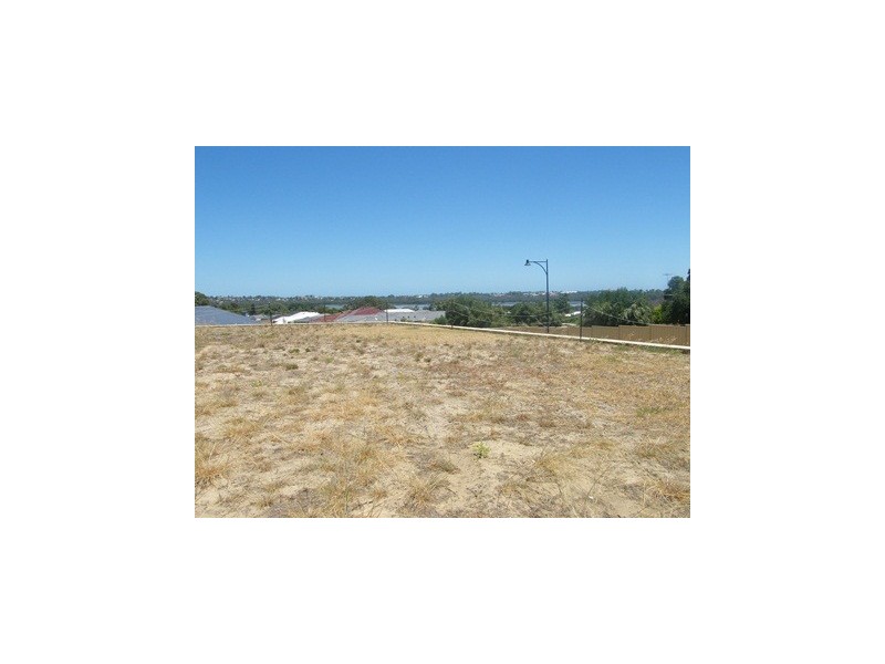 14 Floresta Street, Sinagra WA 6065