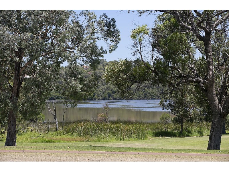 8 Pinnelli Road, Wanneroo WA 6065