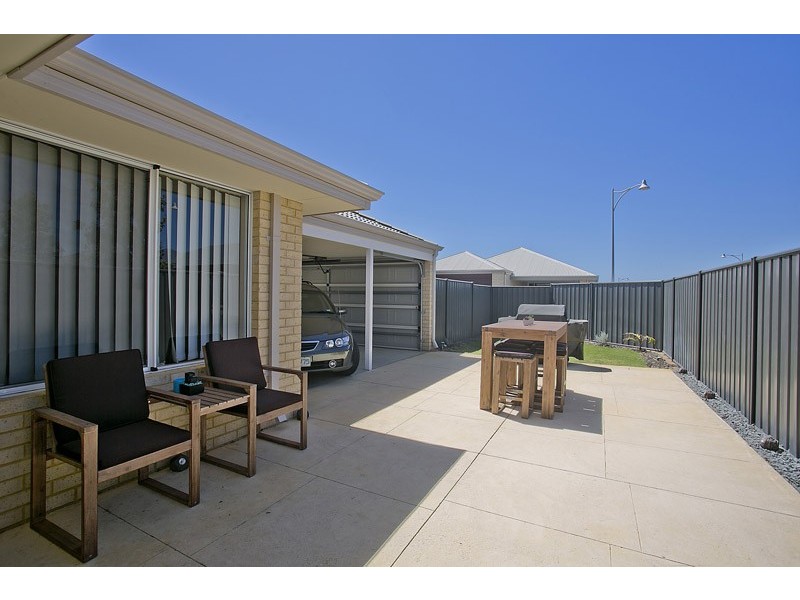 29 Grandis Blvd, Banksia Grove WA 6031