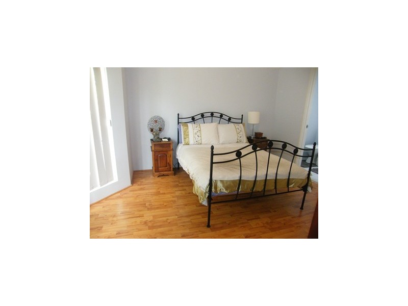 7 Griffiths Road, Sinagra WA 6065