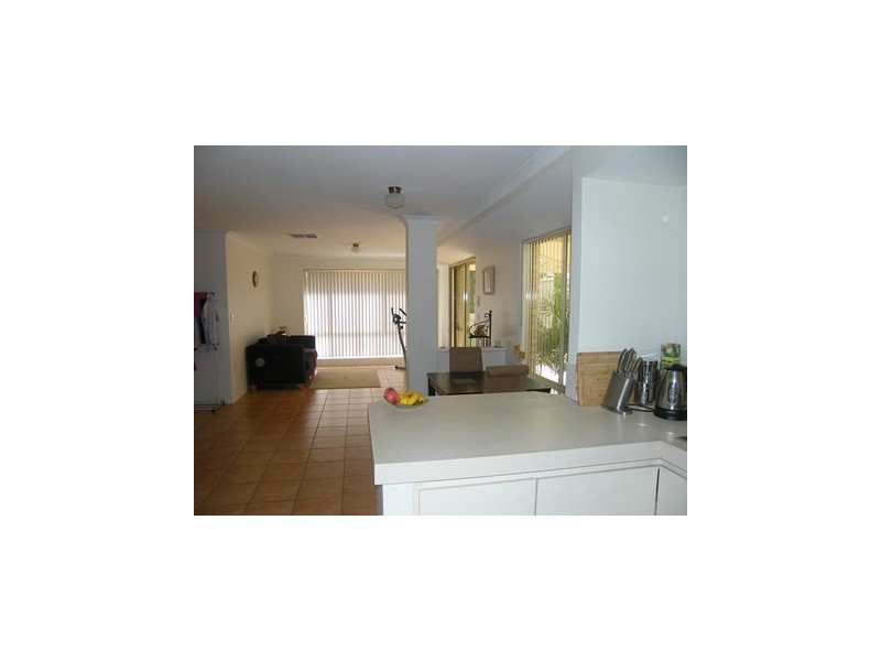 7 Griffiths Road, Sinagra WA 6065