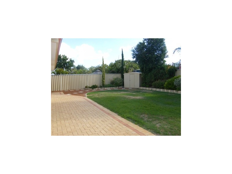 7 Griffiths Road, Sinagra WA 6065