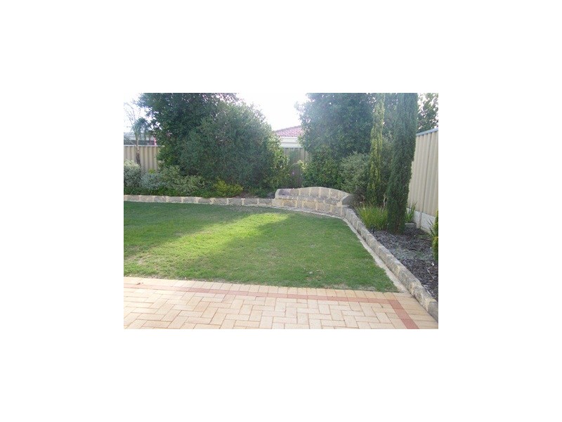 7 Griffiths Road, Sinagra WA 6065