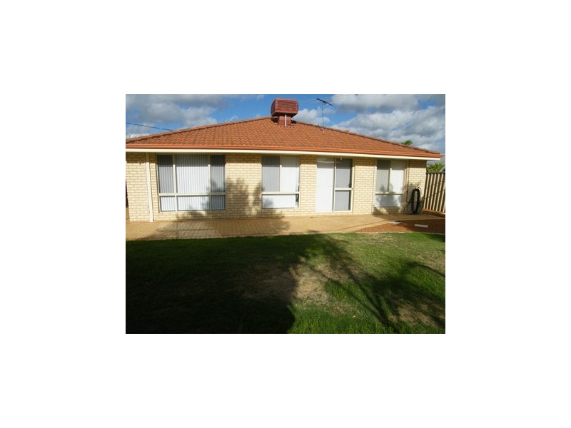 7 Griffiths Road, Sinagra WA 6065