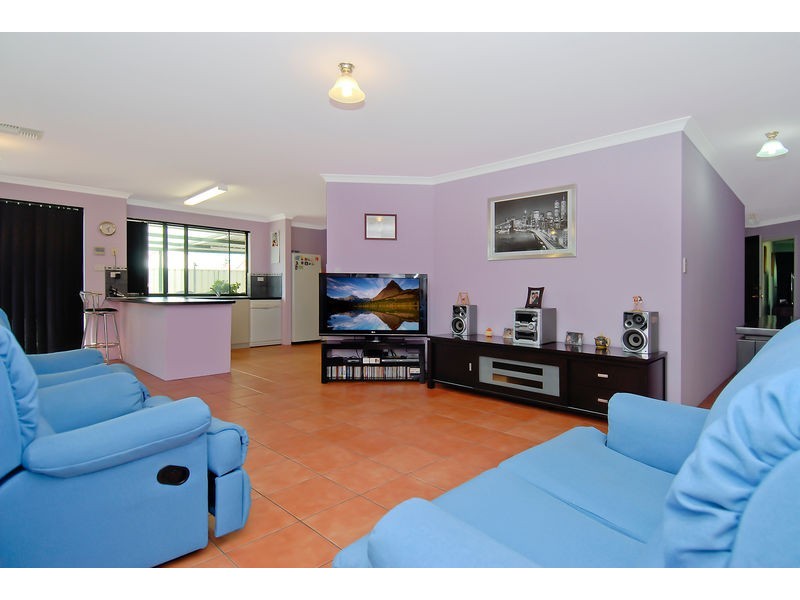 17 Hennessy Drive, Ashby WA 6065