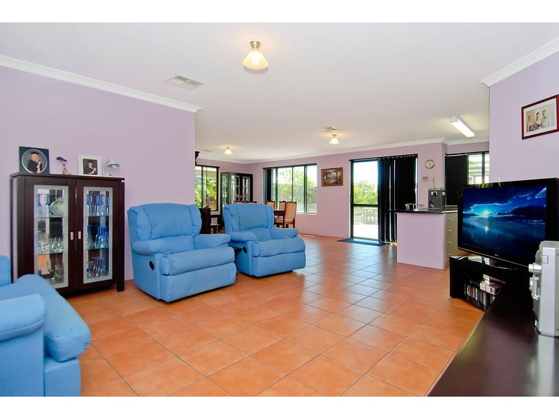 17 Hennessy Drive, Ashby WA 6065