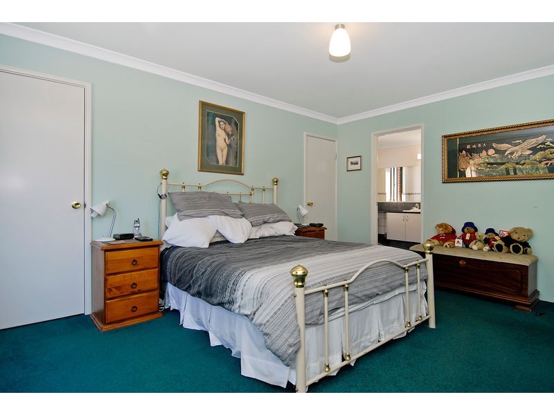 17 Hennessy Drive, Ashby WA 6065