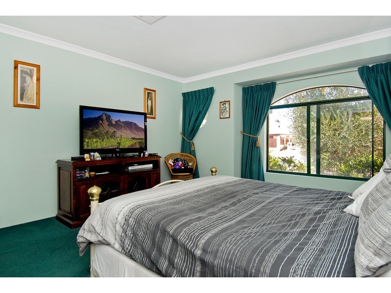 17 Hennessy Drive, Ashby WA 6065